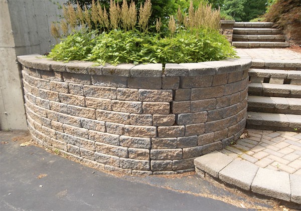 Retaining Walls | Hardscaping | MasterStone Hardscapes LLC